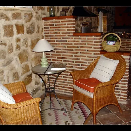 La Casa De Lucia Matalbaniega