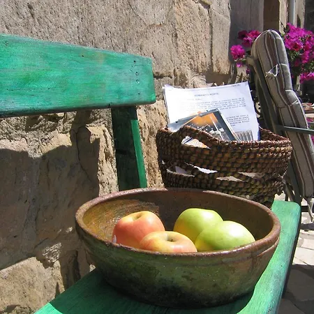 La Casa De Lucia Matalbaniega
